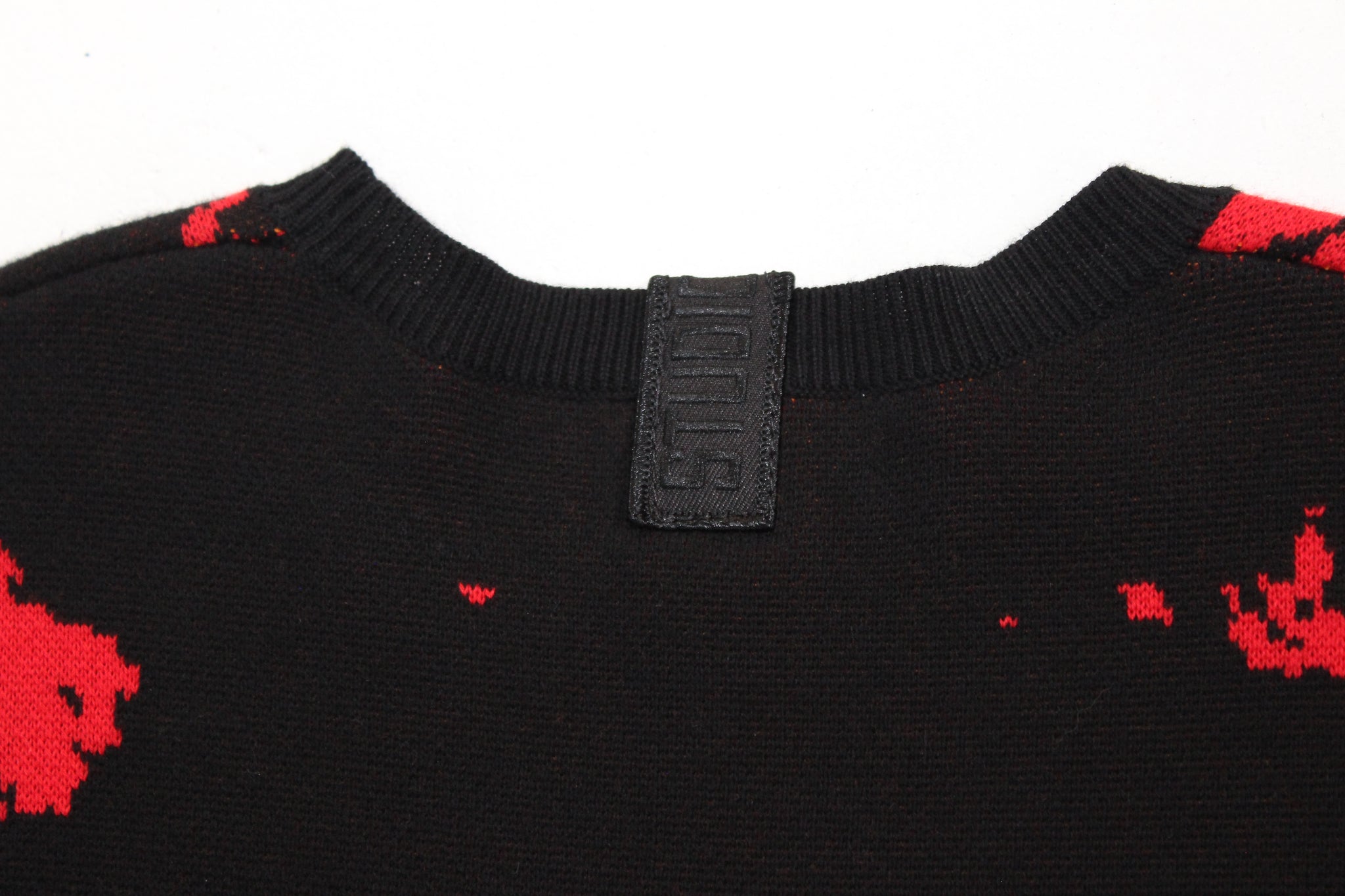 Studio Tarr Cropped Pullover