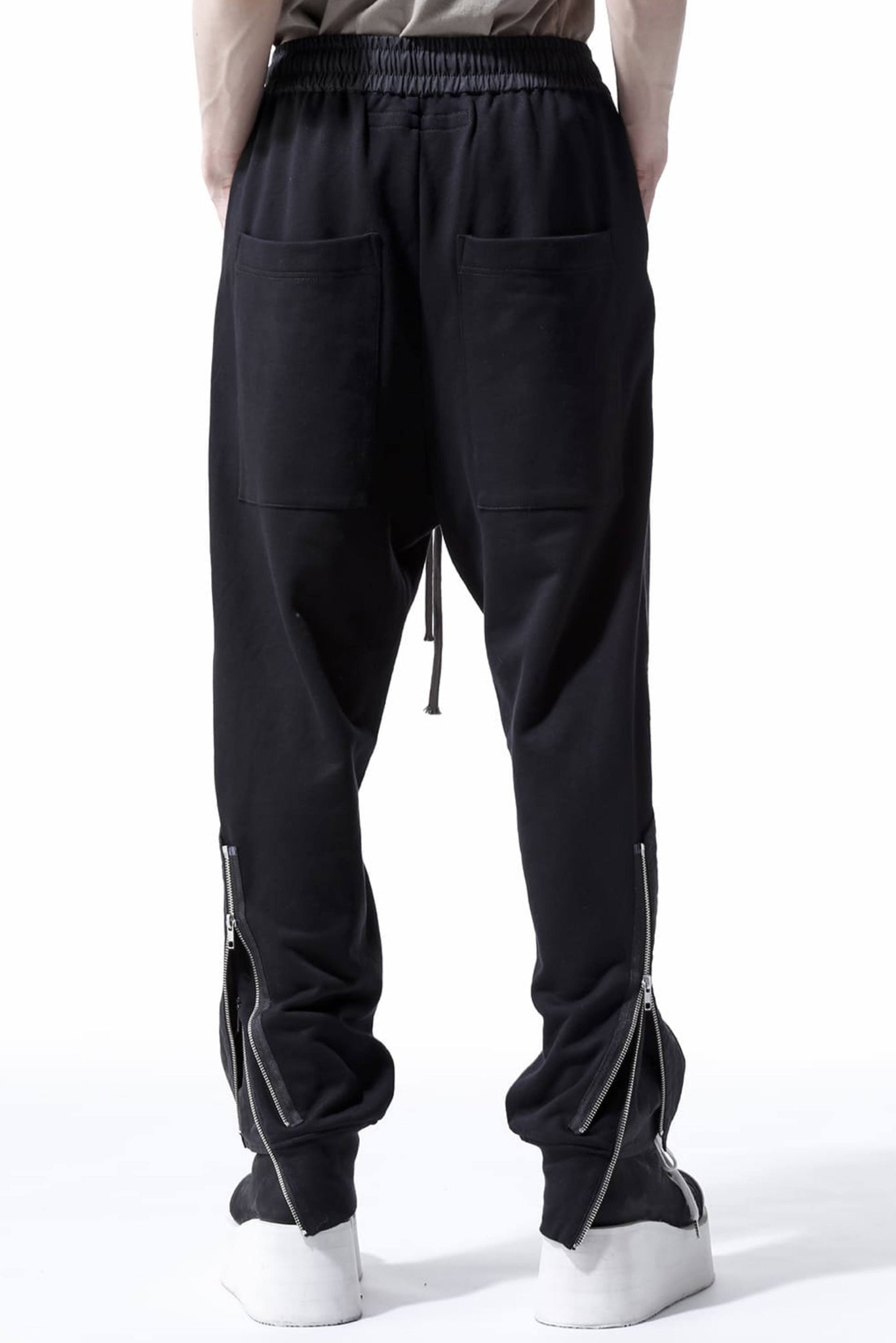 A.F ARTEFACT LAYERED ZIP EASY PANTS