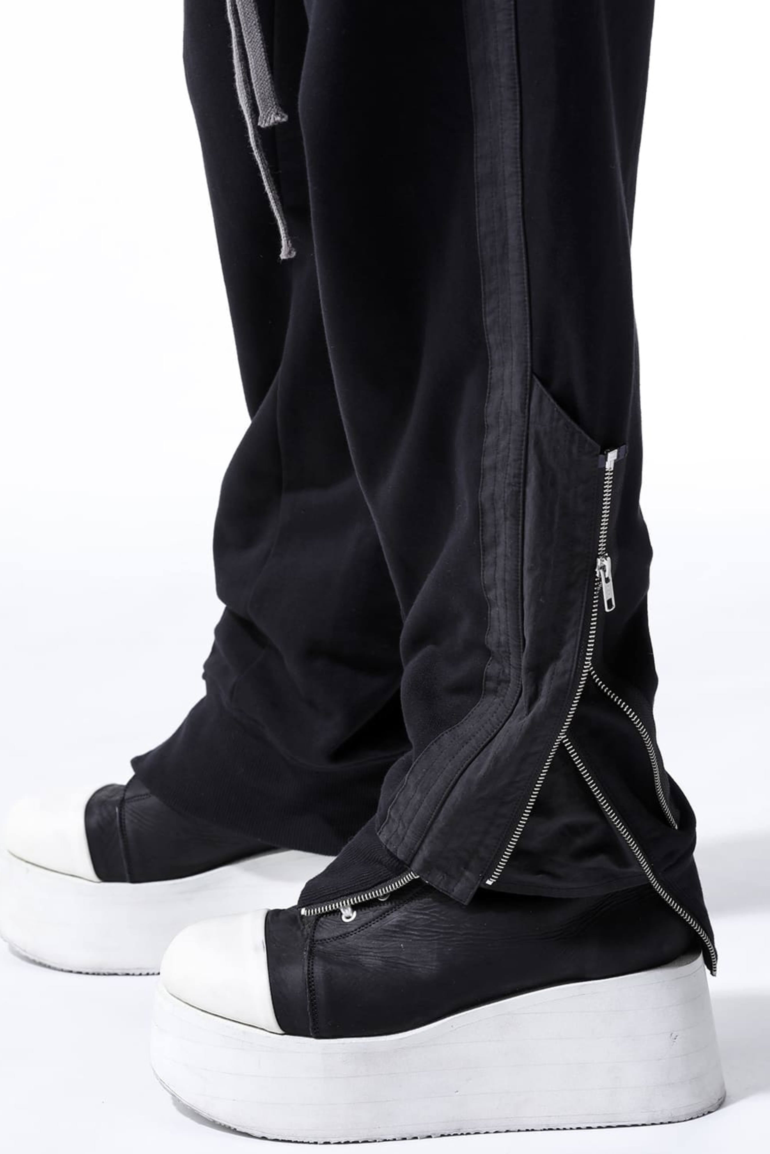A.F ARTEFACT LAYERED ZIP EASY PANTS – LASTLY